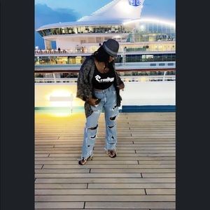 Meet your Posher, Crystal